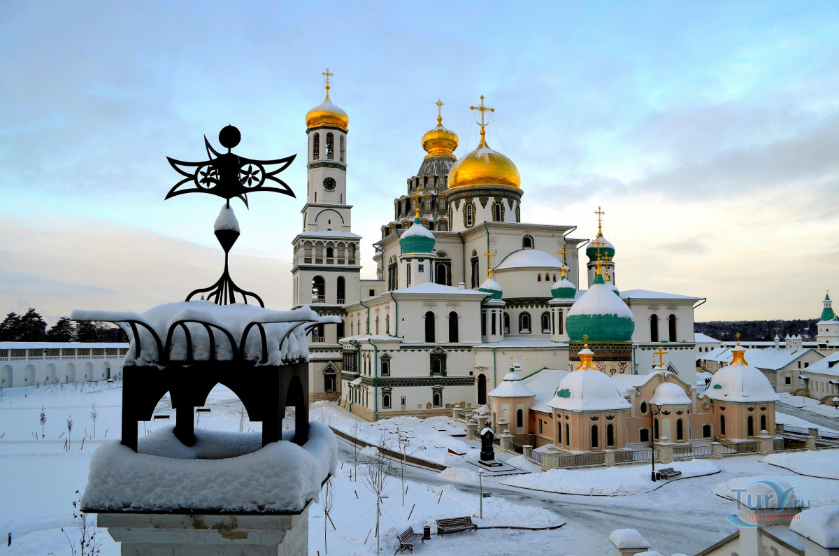 Воскресенский Новоиерусалимский мужской монастырь зимой